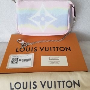 💥SOLD💥Louis Vuitton Escale Mini Pochette Acces